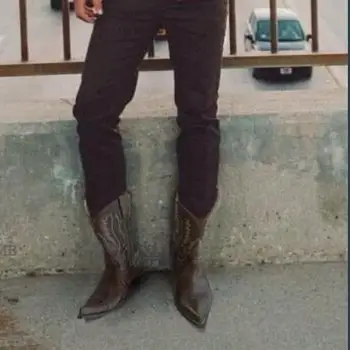 Men's Shoes New for 2020 High Quality Men Pu Leather Safety Fashion Boots Male Vinage Classic Cowboy Boots Soulier Homme 4M684
Men's Shoes New for 2020 High Quality Men Pu Leather Safety Fashion Boots Male Vinage Classic Cowboy Boots Soulier Homme 4M684