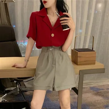 Set Female 2020 Summer New Short-sleeved Shirt Jacket Fashion Shorts Two-piece Temperament Loose And Thin Women's Clothes
Set Female 2020 Summer New Short-sleeved Shirt Jacket Fashion Shorts Two-piece Temperament Loose And Thin Women's Clothes