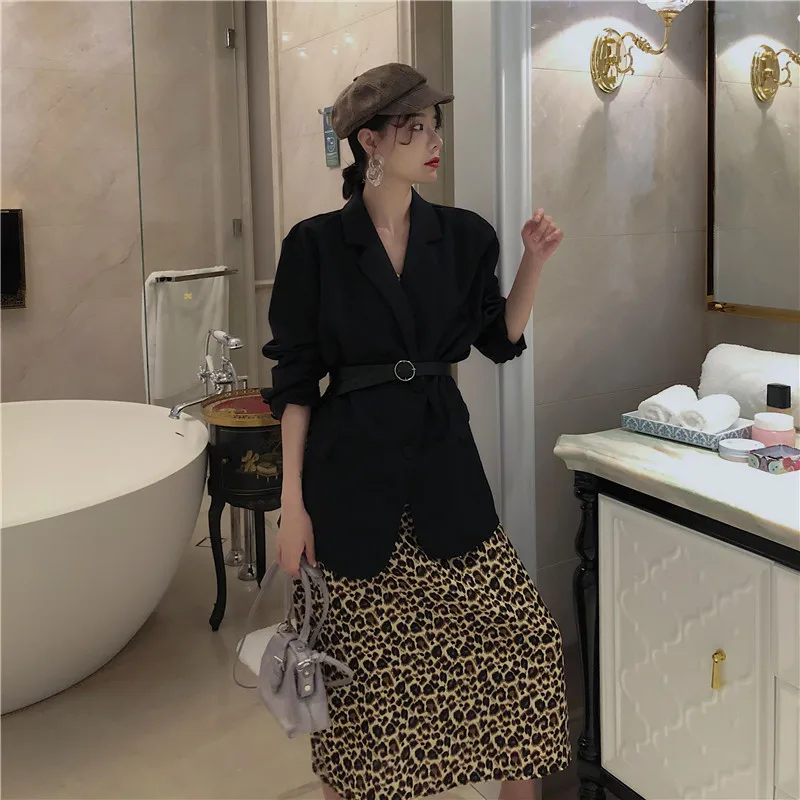 Photo Shoot Net Price ~ South Korea Early Autumn Mid-length with Belt Loose-Fit Suit + Leopord Pattern Versatile Strap Dress
Photo Shoot Net Price ~ South Korea Early Autumn Mid-length with Belt Loose-Fit Suit + Leopord Pattern Versatile Strap Dress