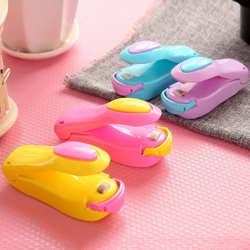 Mini Plastic Bag Heat Sealing Machine Home Kitchen Portable Mini Handheld Holder Electric Heating Snack Sealing Machine
Mini Plastic Bag Heat Sealing Machine Home Kitchen Portable Mini Handheld Holder Electric Heating Snack Sealing Machine