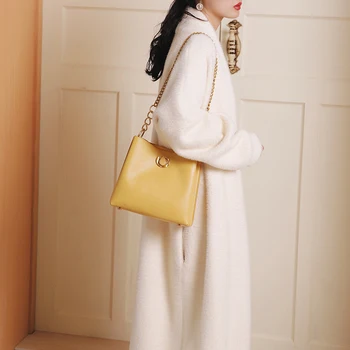 Large-capacity practical soft leather chain bucket bag female 2019 new simple shoulder Messenger bag
Large-capacity practical soft leather chain bucket bag female 2019 new simple shoulder Messenger bag