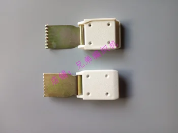 2pcs Knitting Machine Accessory Claw Weight for Brother Silver Reed Singer Knitting Machine DIY Handmade Sewing Tools Accessory 
2pcs Knitting Machine Accessory Claw Weight for Brother Silver Reed Singer Knitting Machine DIY Handmade Sewing Tools Accessory