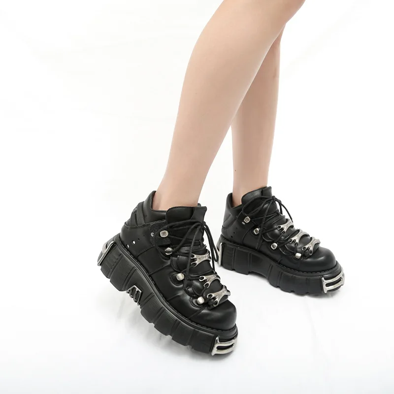Fashion Platform Sneakers Women 2020 Spring Autumn New Micro-fiber British Style Metal Design Casual Lace-up Small Leather Shoes
Fashion Platform Sneakers Women 2020 Spring Autumn New Micro-fiber British Style Metal Design Casual Lace-up Small Leather Shoes