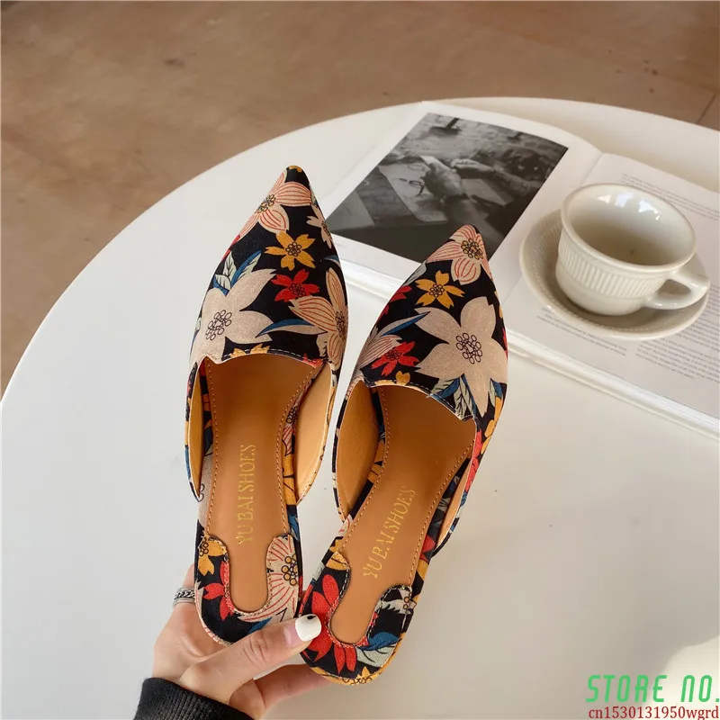 Fashion Women Pointed Toe Slippers Slip On Mule Shoes Block Low Heels Sandals Slides Flower Pattern Fashion Casual Flip Flops
Fashion Women Pointed Toe Slippers Slip On Mule Shoes Block Low Heels Sandals Slides Flower Pattern Fashion Casual Flip Flops