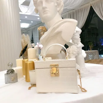 2020 Spring and Summer New Women's Bag Lock PU Box Square Sling Satchels Elegant Portable Shoulder Crossbody Bags for Women
2020 Spring and Summer New Women's Bag Lock PU Box Square Sling Satchels Elegant Portable Shoulder Crossbody Bags for Women