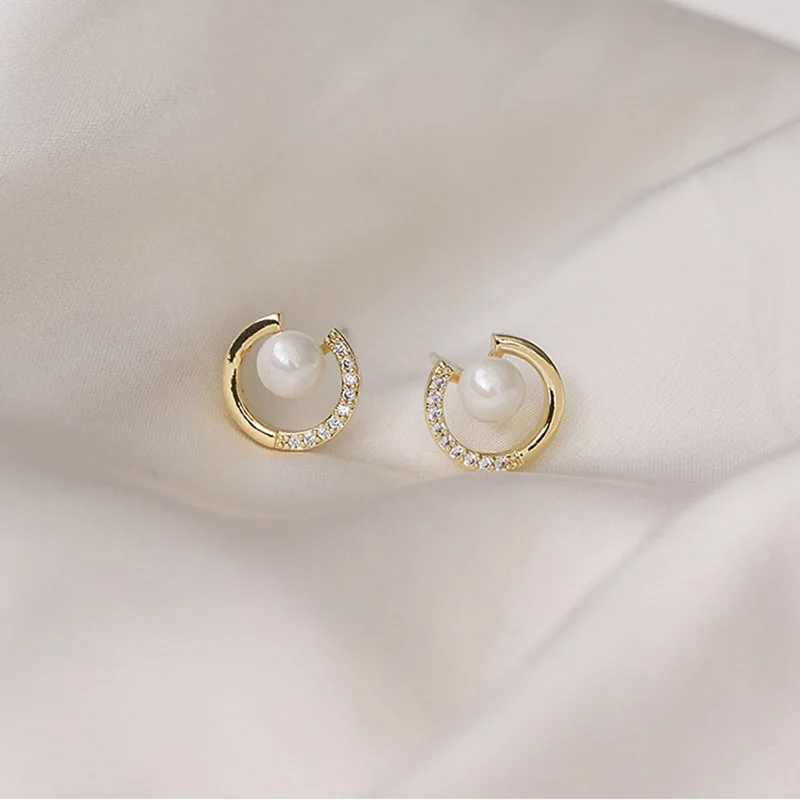 Round Exquisite Pearl Round C-shaped Simple Stud Earrings Metal Earrings For Women Girls Party Fashion Crystal Jewelry Gift
Round Exquisite Pearl Round C-shaped Simple Stud Earrings Metal Earrings For Women Girls Party Fashion Crystal Jewelry Gift