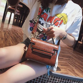 Women's Shoulder Bag Diagonal Bag 2020 New Korean Version of The Wild Fashion Handbag 
Women's Shoulder Bag Diagonal Bag 2020 New Korean Version of The Wild Fashion Handbag