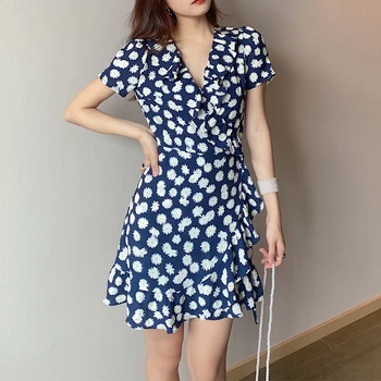 Women Dress Spring / Summer 2020 New Dress Fashionable Prairie Chic Silk Daisy Print Ruffled V-neck Mini Dress
Women Dress Spring / Summer 2020 New Dress Fashionable Prairie Chic Silk Daisy Print Ruffled V-neck Mini Dress
