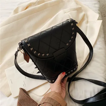 New Fashion Rivet Bucket Bags for Women 2020 PU Leather Luxury Handbags Women Designer Bag Sac A Main Femme Shoulder Bag
New Fashion Rivet Bucket Bags for Women 2020 PU Leather Luxury Handbags Women Designer Bag Sac A Main Femme Shoulder Bag
