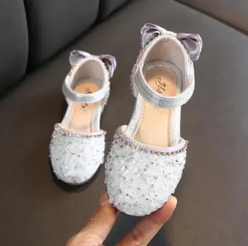 Summer New Children Casual Shoes Leather Girls Princess Flat Heel Party Shoes Fashion Sequins Bow Pearl Kids Sandals For Girls 
Summer New Children Casual Shoes Leather Girls Princess Flat Heel Party Shoes Fashion Sequins Bow Pearl Kids Sandals For Girls