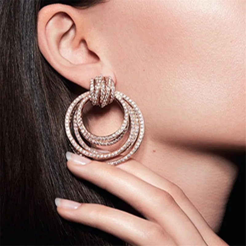 Роскошные серьги-подвески в форме Micro pave AAAAA Циркон 925 стерлингового серебра ювелирные украшения вечерние свадебные свисающие серьги для женщин, серьги для невесты, ювелирное изделие, подарок
Роскошные серьги-подвески в форме Micro pave AAAAA Циркон 925 стерлингового серебра ювелирные украшения вечерние свадебные свисающие серьги для женщин, серьги для невесты, ювелирное изделие, подарок