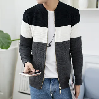In the autumn of 2019 men's new round collar cardigan sweater stitching color long sleeve knit
In the autumn of 2019 men's new round collar cardigan sweater stitching color long sleeve knit