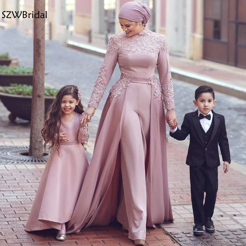 New Arrival High neck Long sleeve Muslim evening dress 2020 Lace Beaded Robe soiree dubai Arabic evening gown Robe soiree femme
New Arrival High neck Long sleeve Muslim evening dress 2020 Lace Beaded Robe soiree dubai Arabic evening gown Robe soiree femme