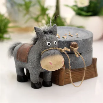 Creative ashtray donkey pull grinding resin ashtray is not easy to damage desktop bedside decoration
Creative ashtray donkey pull grinding resin ashtray is not easy to damage desktop bedside decoration