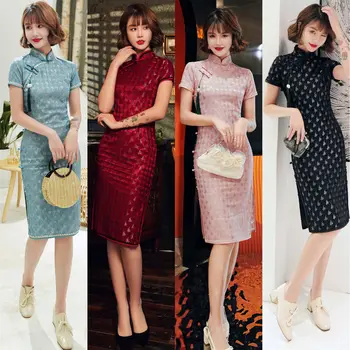New 4 Color Lace Short Chinese Traditional Women Qipao Vintage Oriental Female Cheongsam Novelty Chinese Formal Dress S - 3XL
New 4 Color Lace Short Chinese Traditional Women Qipao Vintage Oriental Female Cheongsam Novelty Chinese Formal Dress S - 3XL