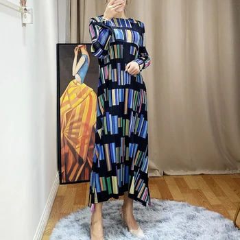 2020 spring new Women'slong-sleeved dress Miyak pleated geometric print Temperament plus size was thin round neck dress Tied 987 
2020 spring new Women'slong-sleeved dress Miyak pleated geometric print Temperament plus size was thin round neck dress Tied 987