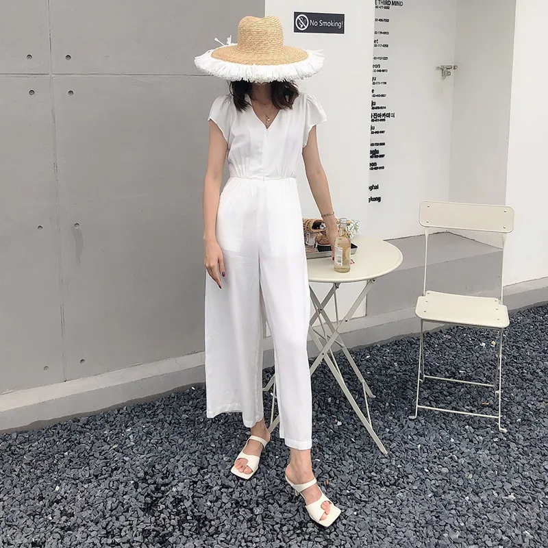 Spring and Summer 2020 New Commuting Solid Color Loose Slim Simple All-match V-neck Short Sleeve High Waist Slim Jumpsuit Pants
Spring and Summer 2020 New Commuting Solid Color Loose Slim Simple All-match V-neck Short Sleeve High Waist Slim Jumpsuit Pants