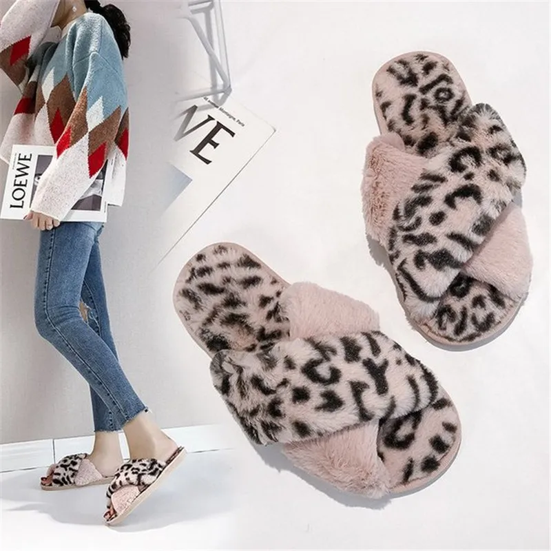 New leopard cross fur slippers female autumn and winter net red open toe home indoor wood floor plush cotton slippers
New leopard cross fur slippers female autumn and winter net red open toe home indoor wood floor plush cotton slippers