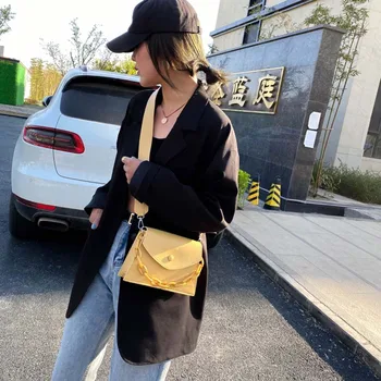 2020 Summer Lady Shoulder Messenger Bags Female Luxury Handbags Chain Design PU Leather Crossbody Small Bags For Women
2020 Summer Lady Shoulder Messenger Bags Female Luxury Handbags Chain Design PU Leather Crossbody Small Bags For Women
