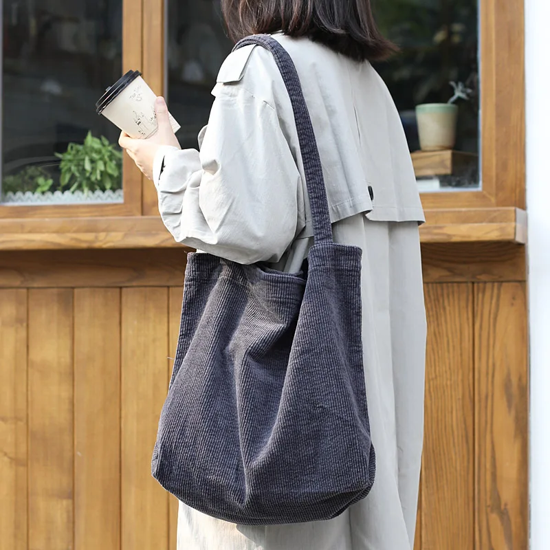 Handbag Retro Corduroy Shoulder Bag Leisure Art Canvas Handbag Simple Large Capacity Shopping Bag
Handbag Retro Corduroy Shoulder Bag Leisure Art Canvas Handbag Simple Large Capacity Shopping Bag