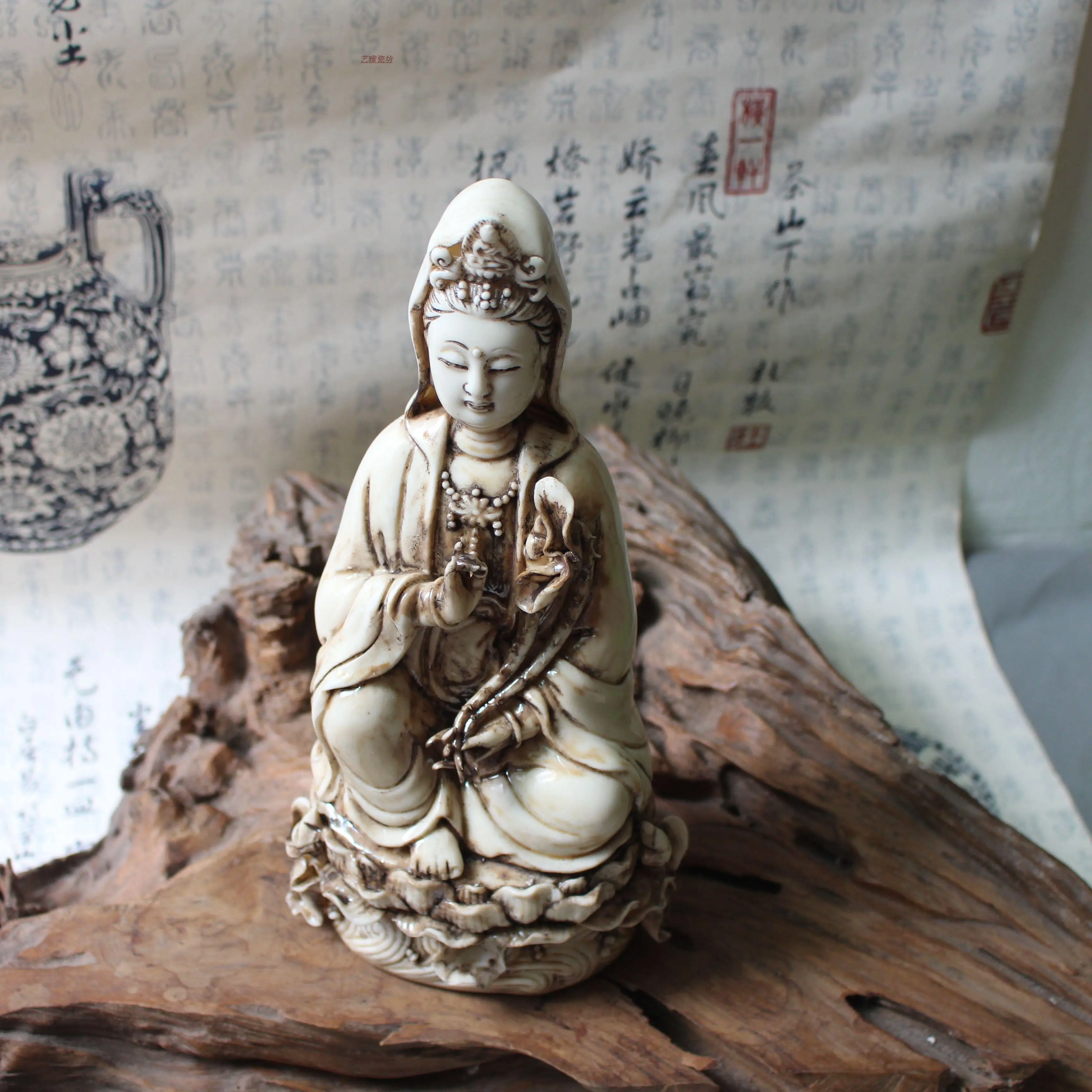 

Ming Dynasty Handmade Dehua Kiln Guanyin Sitting Lotus Buddha Statue Auspicious Decoration Statue