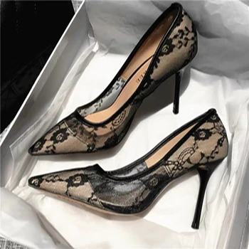 Luxury Designer Lace High Heels Women Pumps Pointed Toe 9 cm Heels Solid Color Ladies Shoes Hot Sell Wedding Party Sexy Pumps 
Luxury Designer Lace High Heels Women Pumps Pointed Toe 9 cm Heels Solid Color Ladies Shoes Hot Sell Wedding Party Sexy Pumps