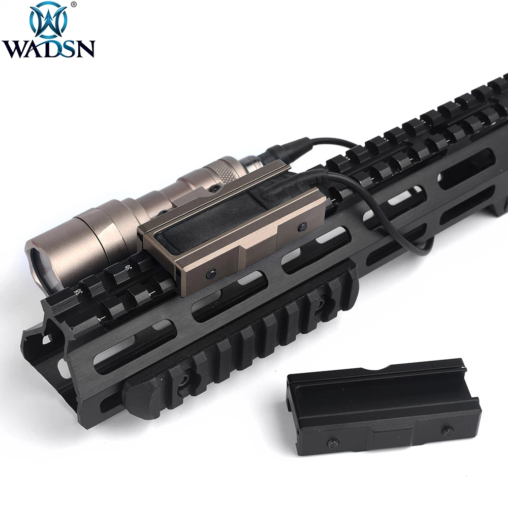 WADSN Airsoft Tactical PEQ15 Scout Light Rat Tail Slot Switch Guide RM45 OffSet Mount For Surefir M300A M600C Weapon PEQ Laser
WADSN Airsoft Tactical PEQ15 Scout Light Rat Tail Slot Switch Guide RM45 OffSet Mount For Surefir M300A M600C Weapon PEQ Laser