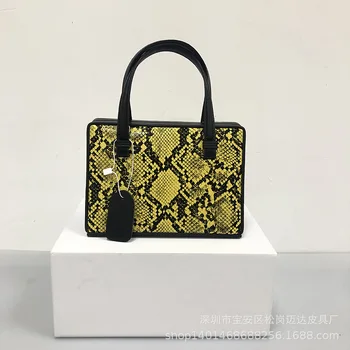 2020 New Cow Leather Snake Small Square Single Shoulder Leaning Box Women's Bag Luxury Handbags Women Bags Designer 
2020 New Cow Leather Snake Small Square Single Shoulder Leaning Box Women's Bag Luxury Handbags Women Bags Designer