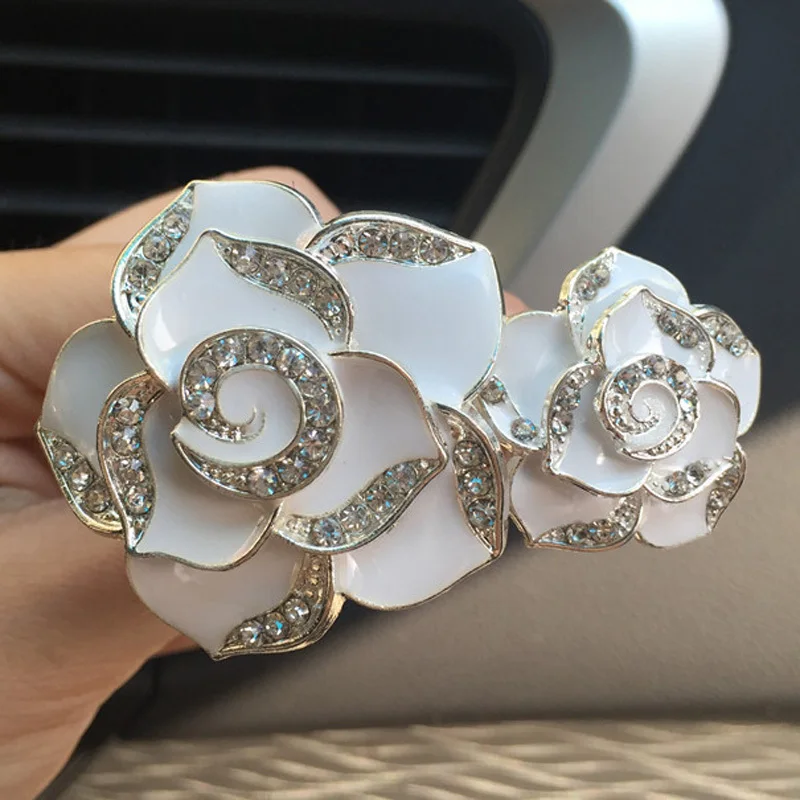 1 Pair Rhinestone Camellia Flower Car Freshener New Air Conditioner Clip Parfum Voiture Car Inndoor Air Freshener Auto Geur
1 Pair Rhinestone Camellia Flower Car Freshener New Air Conditioner Clip Parfum Voiture Car Inndoor Air Freshener Auto Geur