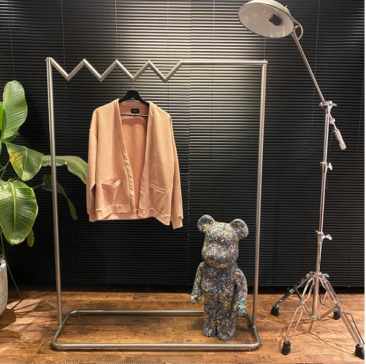 Clothing store display rack Nakajima floor-standing mobile clothes hanger women's clothing store shelf display creative wavy sil 
Clothing store display rack Nakajima floor-standing mobile clothes hanger women's clothing store shelf display creative wavy sil