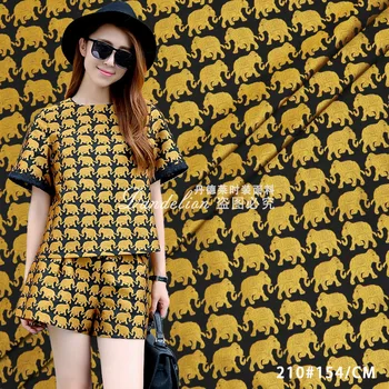 Brand custom yarn-dyed jacquard fashion fabric cloth per meter autumn and winter dress brocade jacquard fabrics for sewing
Brand custom yarn-dyed jacquard fashion fabric cloth per meter autumn and winter dress brocade jacquard fabrics for sewing