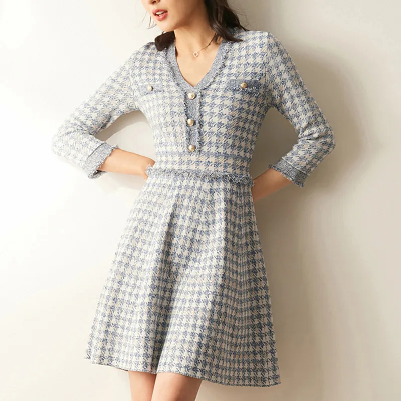Women Thick Knit Sweater Dress 2019 Fall Winter Houndstooth Pearl Beading Button Tassel Mini Dress Female Vestido P-057
Women Thick Knit Sweater Dress 2019 Fall Winter Houndstooth Pearl Beading Button Tassel Mini Dress Female Vestido P-057