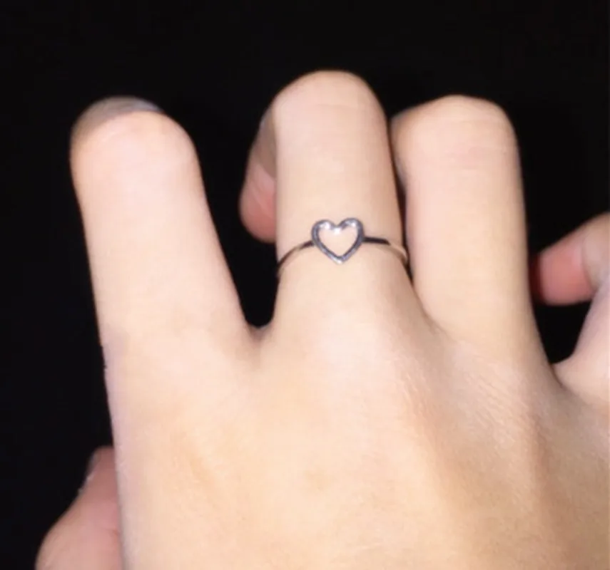 2019 Openwork Love Ring Korean Korean Simple Open Heart Heart Ring Sliver /Gold Color Rhinestone Crystal Rings 6/7/8/9/10 Size
2019 Openwork Love Ring Korean Korean Simple Open Heart Heart Ring Sliver /Gold Color Rhinestone Crystal Rings 6/7/8/9/10 Size
