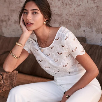 Embroidery Chic Top Women 2020 O neck Scalloped Short Sleeve Backless Hollow Out Sexy Blouses Summer Vintage Shirts Tops 
Embroidery Chic Top Women 2020 O neck Scalloped Short Sleeve Backless Hollow Out Sexy Blouses Summer Vintage Shirts Tops