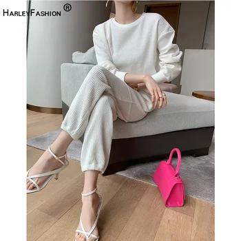 HarleyFashion Russian Style Women Casual Two Pieces Sets Short Loose Sweater Slim Pants Knitting Twin Sets Street Design Suits
HarleyFashion Russian Style Women Casual Two Pieces Sets Short Loose Sweater Slim Pants Knitting Twin Sets Street Design Suits