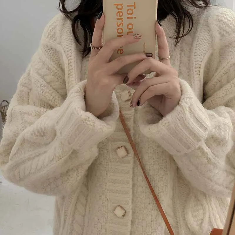 Cardigan Woman Sweaters Soft Loose Female Knitted Vintage Solid Button Open Stitch O-Neck Long Sleeve Casul Tops
Cardigan Woman Sweaters Soft Loose Female Knitted Vintage Solid Button Open Stitch O-Neck Long Sleeve Casul Tops