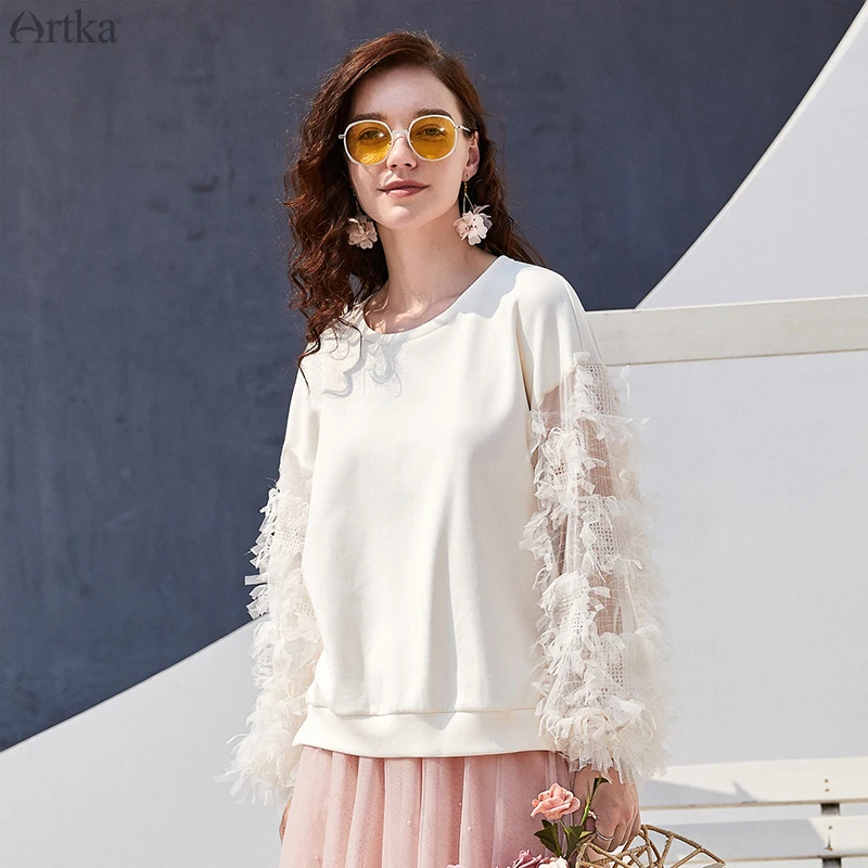 ARTKA 2019 Autumn New Women Sweatshirt Elegant Mesh Stitching Sleeve Sweatshirts O-Neck Pullover Sweatshirt For Women VA10695Q
ARTKA 2019 Autumn New Women Sweatshirt Elegant Mesh Stitching Sleeve Sweatshirts O-Neck Pullover Sweatshirt For Women VA10695Q
