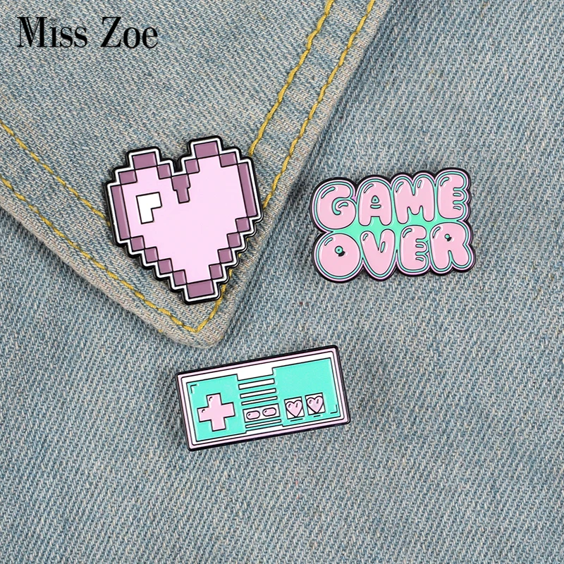 Pink Game Enamel Pin Bag Badge Heart Game over Brooches Clothes Lapel pin Custom Cartoon Retro Vintage Jewelry Gift for girls
Pink Game Enamel Pin Bag Badge Heart Game over Brooches Clothes Lapel pin Custom Cartoon Retro Vintage Jewelry Gift for girls