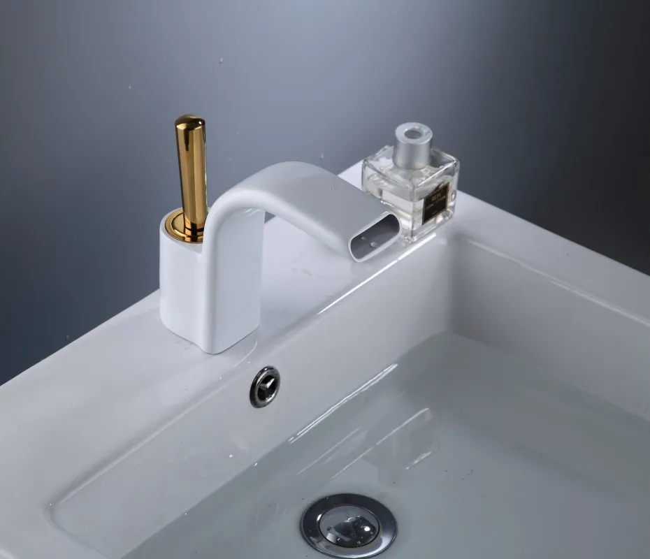 Golden water faucet waterfall faucet bathroom faucet with faucet mixing faucet old brass faucet silver faucet
