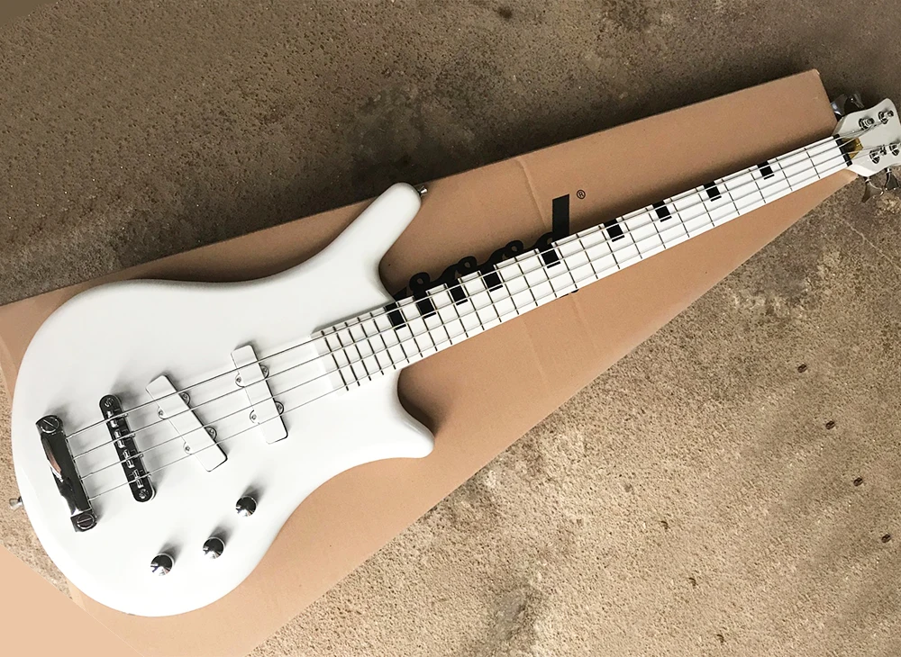 Special Customized 4 strings White Electric Bass Guitar with Slanted Pickups,26 Frets,White Fingerboard with Black Pattern
Special Customized 4 strings White Electric Bass Guitar with Slanted Pickups,26 Frets,White Fingerboard with Black Pattern