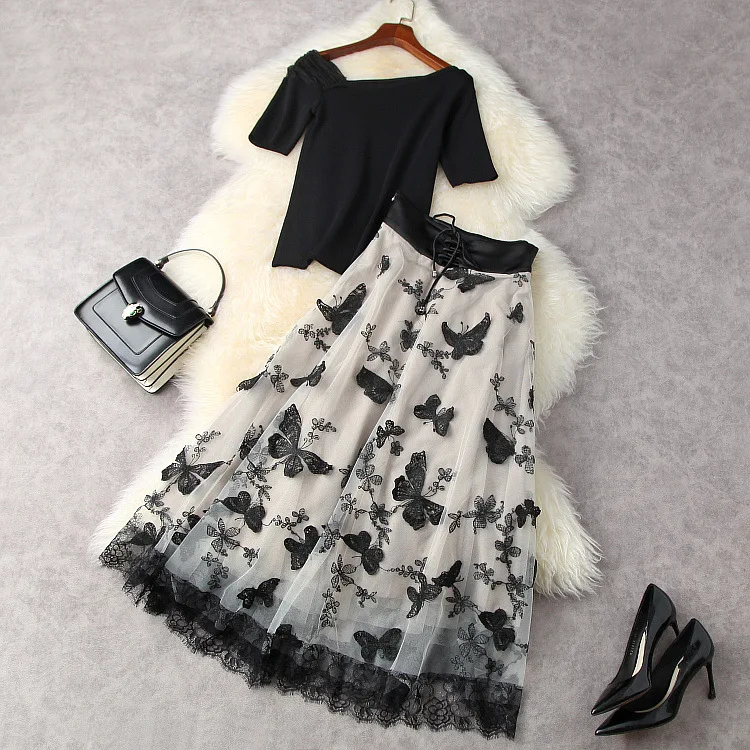 European and American women's clothing new summer 2021 Short-sleeved knit T-shirt Butterfly embroidered skirt Fashion suits
European and American women's clothing new summer 2021 Short-sleeved knit T-shirt Butterfly embroidered skirt Fashion suits