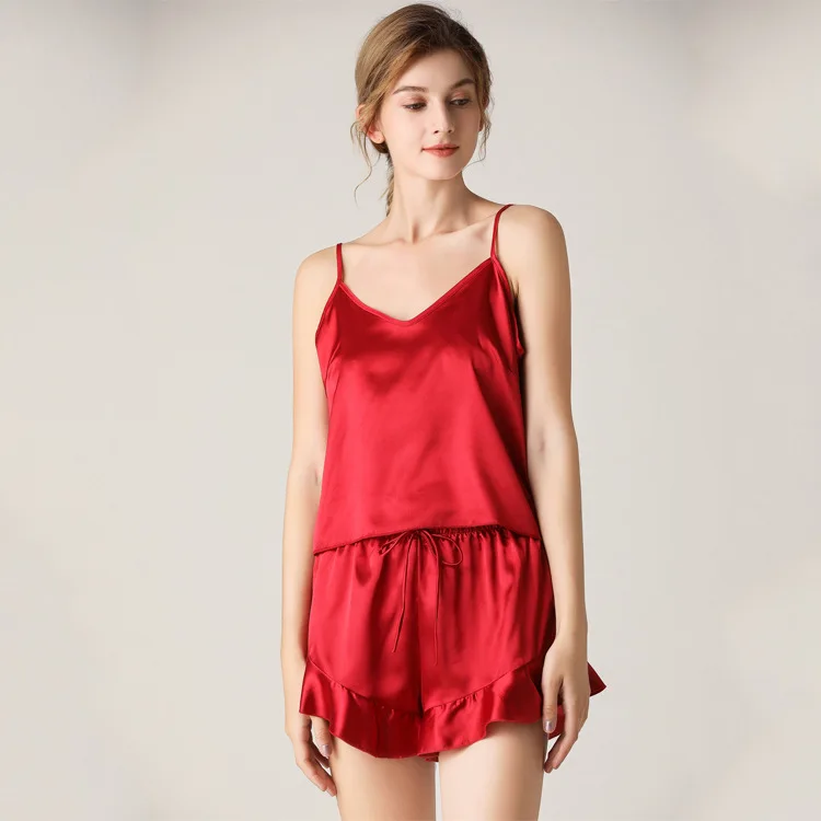 Summer Ladies Imitation Silk Pajamas V-neck Suspender Shorts Two-piece Pajamas Sexy Fashion Home Service Sexy Lingerie
Summer Ladies Imitation Silk Pajamas V-neck Suspender Shorts Two-piece Pajamas Sexy Fashion Home Service Sexy Lingerie