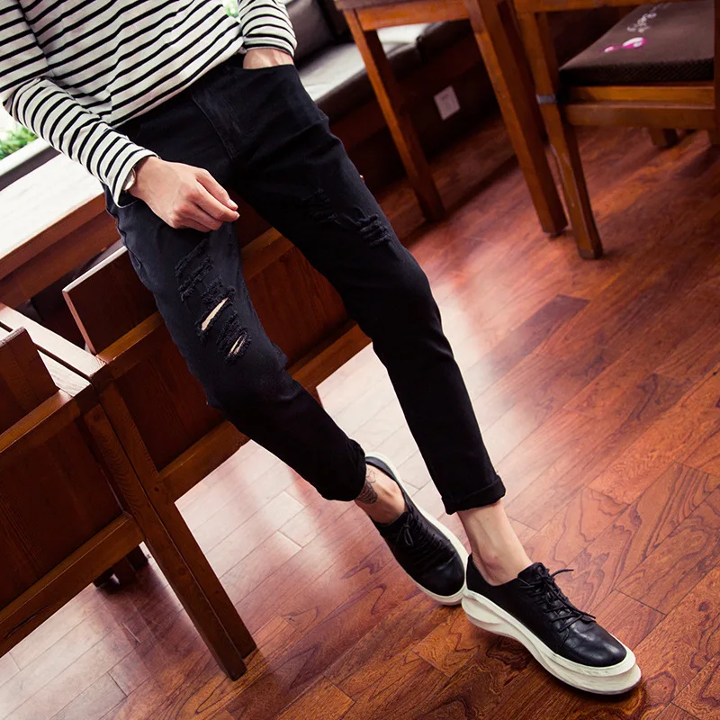 Джинсы мужские тонкие рваные в стиле хип-хоп, модные брюки Slim Fit, повседневные ковбойские джинсы в стиле рваные, черные белые, оригинальные, лето 2021
Джинсы мужские тонкие рваные в стиле хип-хоп, модные брюки Slim Fit, повседневные ковбойские джинсы в стиле рваные, черные белые, оригинальные, лето 2021