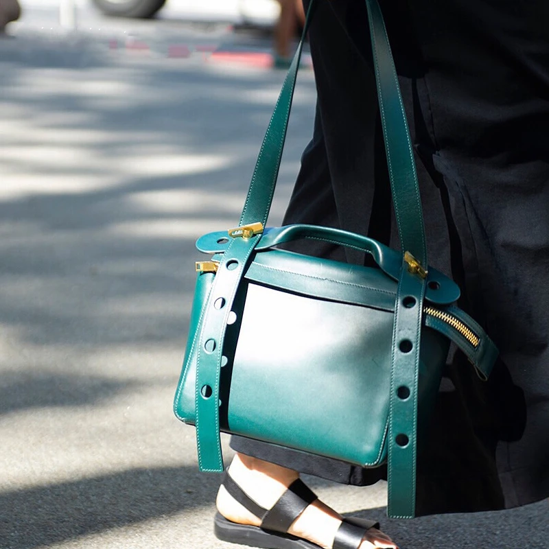 Wide Shoulder Strap Shoulder Bag Luxury Leather Handbags Women Bags Designer Famous Brand Crossbody Bag Women Messenger Bags
Wide Shoulder Strap Shoulder Bag Luxury Leather Handbags Women Bags Designer Famous Brand Crossbody Bag Women Messenger Bags