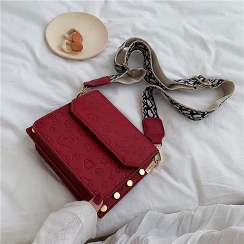 Ins Harajuku vintage personality simple shoulder small square bag female new Korean fashion solid casual female Messenger bag
Ins Harajuku vintage personality simple shoulder small square bag female new Korean fashion solid casual female Messenger bag