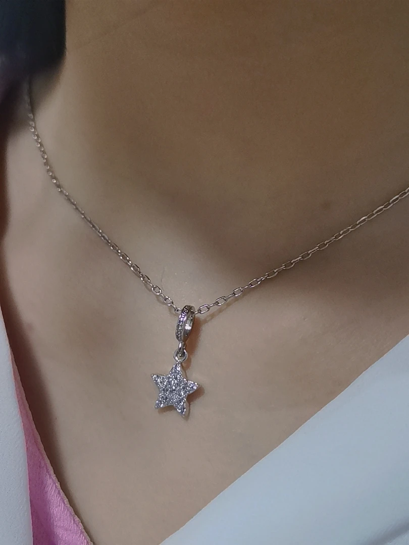 1pcs/lot natural zircon alloy five-pointed star small pendant necklace Shiny charm Chain Fashionable sweet generous female gem
1pcs/lot natural zircon alloy five-pointed star small pendant necklace Shiny charm Chain Fashionable sweet generous female gem