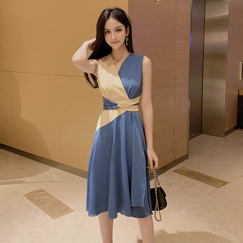 2019 Summer Online Celebrity V-neck Contrast Color Sense of Design Lace-up Waist Hugging Big Hemline Type Medium-length Dress Wo
2019 Summer Online Celebrity V-neck Contrast Color Sense of Design Lace-up Waist Hugging Big Hemline Type Medium-length Dress Wo