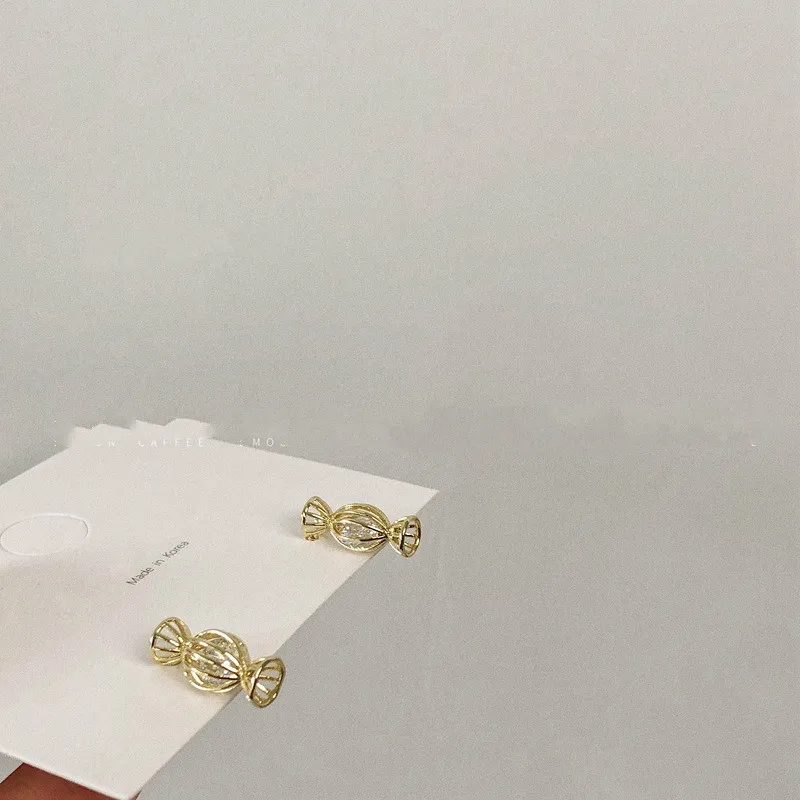 

Korea Fashion Design Candy Micro Inlaid Zircon Sparkling Crystal Stud Earring For Women Irregular Gold Color Metal Jewelery Gift