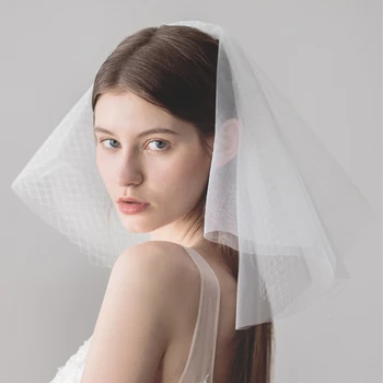 Women Ivory Wedding Bridal Sheer Tulle Veil with Comb Vintage Elegant 4-Layer Shoulder-length Simple Veil Headpiece Accessory
Women Ivory Wedding Bridal Sheer Tulle Veil with Comb Vintage Elegant 4-Layer Shoulder-length Simple Veil Headpiece Accessory