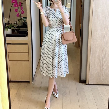 Summer 2020 New Print Short Sleeve Bow Tie Elegant Temperament Slim Fit Stretch Mid-Length Dress High Quality Women'S Fashion
Summer 2020 New Print Short Sleeve Bow Tie Elegant Temperament Slim Fit Stretch Mid-Length Dress High Quality Women'S Fashion